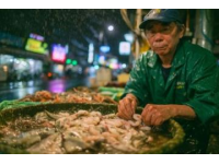 成都鱼贩与城管的小风波：民生艰难还是城市管理不善？