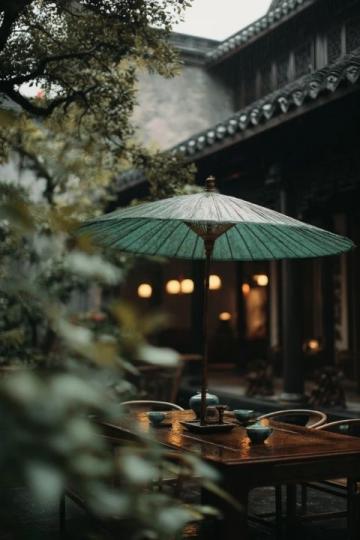 探秘杭州:十大必游景区与地道美食体验指南