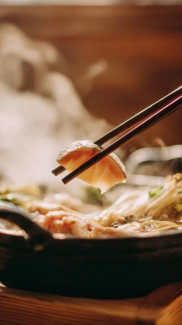 品尝河豚:美味与风险同在的海鲜佳肴