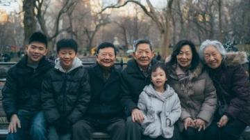 八十四岁依然健康活力:我爸的长寿秘诀与家族基因影响