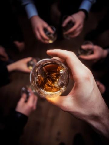 畅饮之道:全面解析喝酒常识与礼仪