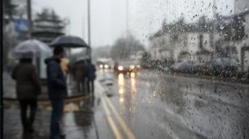 雨水带来凉爽天气,适合外出逛街