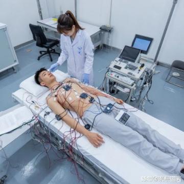 济南正丰中学开展健康知识进校园活动守护学生健康成长