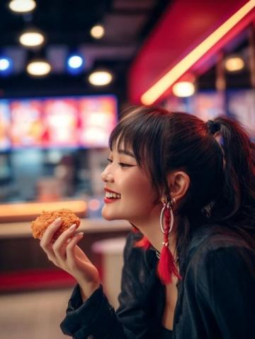 一条菜少、还贵的差评,如何让这家5元自助快餐店逆袭成网红?