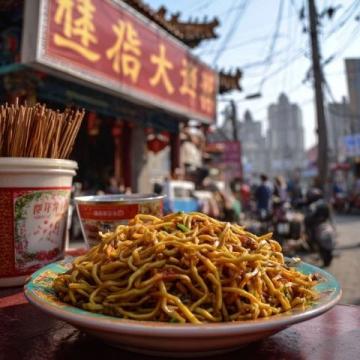 保定苏坨面粉自制手擀炸酱面，五花肉香其酱，丰衣足食家庭美食