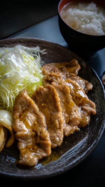 为什么日本人认为炸猪排下饭?这和历史有关