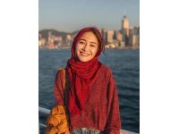 一名伊朗美女网红在游览桂林后，感慨万千的落泪了