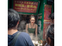 夜幕下的枣庄东湖夜市美景与美食共赏