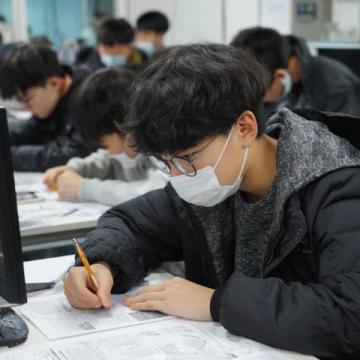 初中英语上册：掌握关键英语知识点与实用英语运用技巧