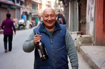 广东恩平男子酒后宾馆行凶致女子昏迷被判刑