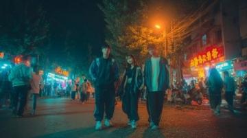 济宁古槐夜市我在头条晒家乡济宁古槐夜市灯火阑珊处的烟火人间