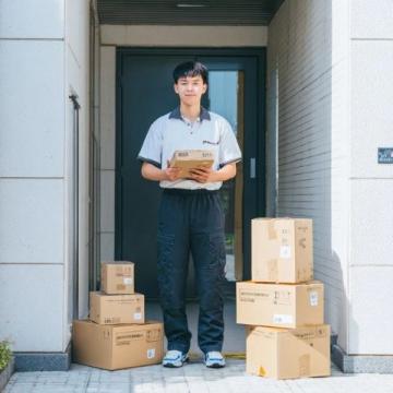 诸暨男子外卖遭遇恶心事件:酸辣土豆丝中惊现嚼不烂异物,疑似用过避孕套引发全家人呕吐
