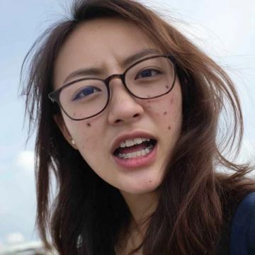 女儿一个很要好的湖北恩施的大学同学小辣去年就邀请我们一家暑假去湖北游玩