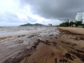 今天听到新闻报道，珠海拱北口岸正在以每天新增2万的人流量攀升