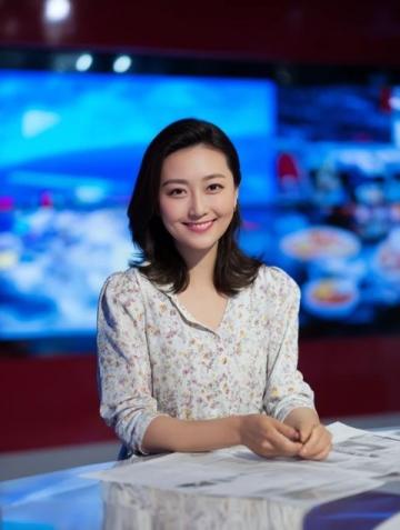 未来几年里上海频道将由赵琦鑫与佘雅静两大美女主播挑大梁