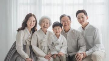 金庸逝世详情:生平简介及家庭成员一览表