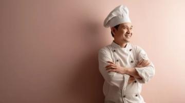 厨小瑞Ya美食: hello,大家好,我是厨小伙瑞哥