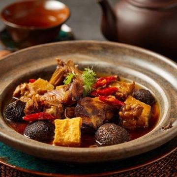 宁波特色红烧排骨炖土豆，美味食谱分享！