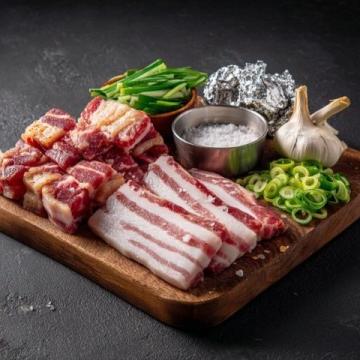 上海家常菜白切五花肉(白切五花肉简单却美味的家常菜)