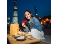 我用身上仅有的1000万买回一堆好吃的