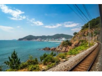 铁路运输的主要枢纽，被誉为南北通衢，燕晋咽喉,发达的交通网络