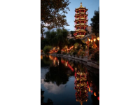 北京通州月亮河小镇夜市：从疫情复苏到五一爆火的蜕变之旅