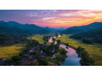 探访云南沧源：体验独特的“摸你黑”狂欢节