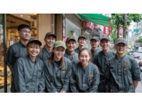 信阳企业家刘文新在好友家买猪肉后热情款待大家