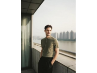 今天我穿什么重庆的时尚与舒适之选在重庆这座山城，天气变化多端，早晚温差大