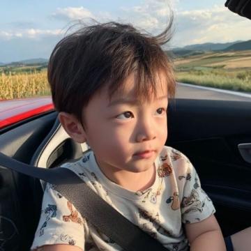 浙江暖心一幕:收费员为司机孩子递热水,温暖人心
