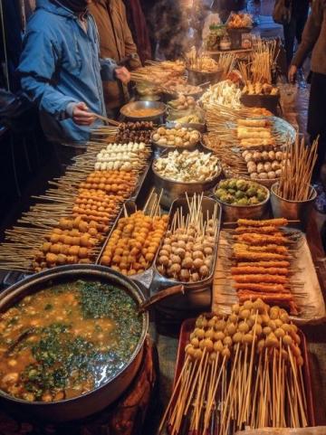 不出国也能体验异域风情，西双版纳夜市带你游六国美食圈
