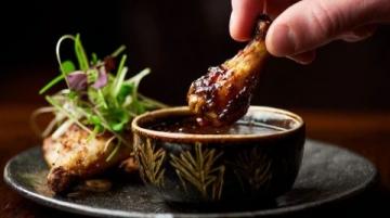 家常黄焖鸡翅根做法,两种酱料鲜香入味
