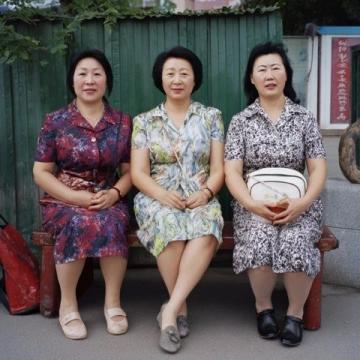 在西虹市首富中,沈腾饰演的王多鱼为了完成一个月花光十亿的赌约,花重金邀请了