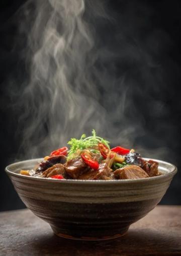 **贵州铜仁牛肉美食的胜地，令人陶醉的舌尖之旅**
