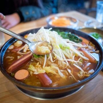 延吉旅游攻略:8道必吃韩式料理、10个最佳景点及推荐伴手礼店