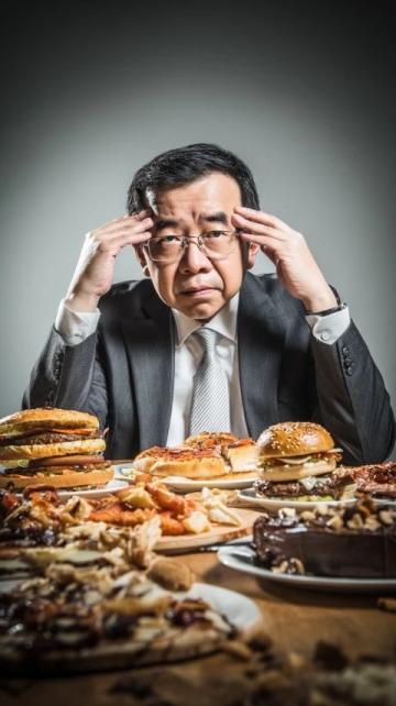 50岁周杰养生之道：过午不食引众人惊叹