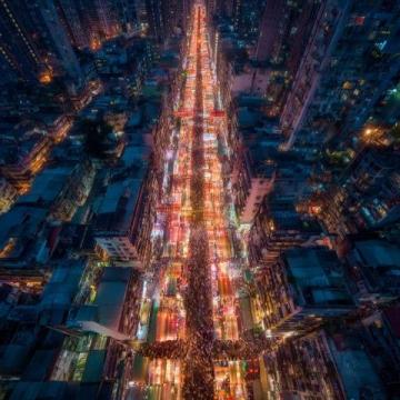 长春桂林胡同美食街夜色中热闹非凡