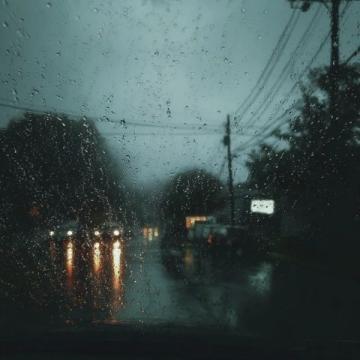 小雨再次淅沥落下