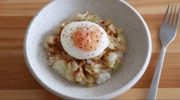 夏日家庭晚餐:清爽素炒豆角与韭菜炒鸡蛋