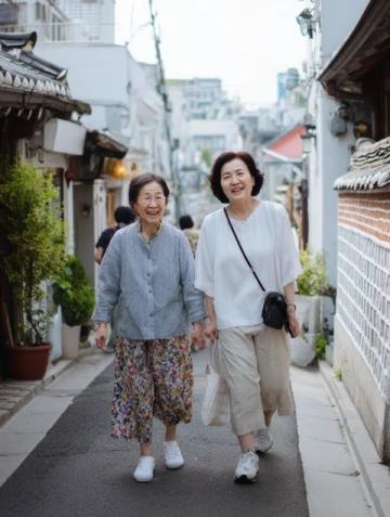 李大姐喜迎婆婆89岁寿辰,携夫返乡探亲孝心满满