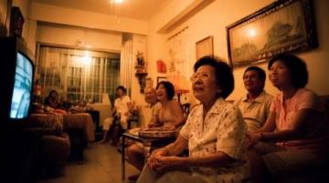 陆毅携家人回哈尔滨老家探亲