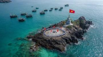 海南岛五日游攻略:探索美丽的海岛风光、历史文化遗迹和独特的自然风貌。