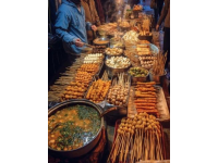 不出国也能体验异域风情，西双版纳夜市带你游六国美食圈