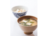 白菜豆腐三鲜汤：简单营养，全家适宜的养生佳品