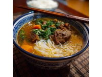 洛阳必尝美食：经典牛羊肉汤与特色水席不容错过！