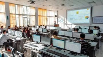 贵阳高考考点：外卖员紧急救援助考生取回准考证