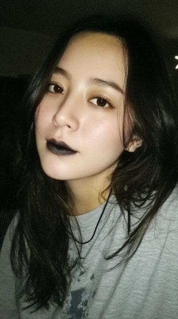小龙虾上演逃脱大戏！女子网购小龙虾开箱后全跑了