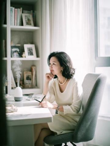 阿秋的温馨晚餐:邱晓辉笔下的永遇乐风情