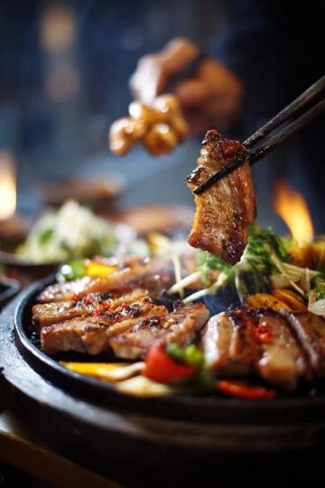 成都必试美食推荐:火锅串串香与地道小吃