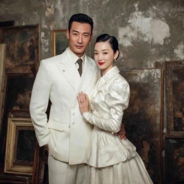 杨颖面容憔悴给澳门小店站台,顶流资源大跌黄晓明离婚真相为何如此反转?